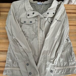Tan Columbia cargo jacket. Size medium.